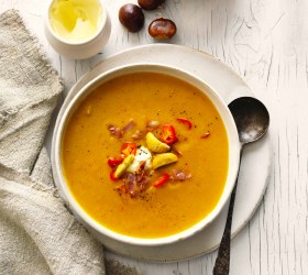 Spicy chestnut, pumpkin and pancetta soup